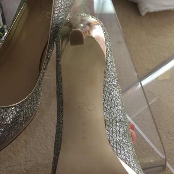 Ivanka Trump Heels - Picture 4 of 5